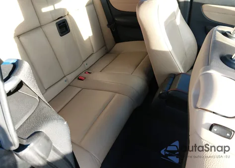 2010 BMW 128I from USA, damaged, VIN WBAUN1C51AVH81647